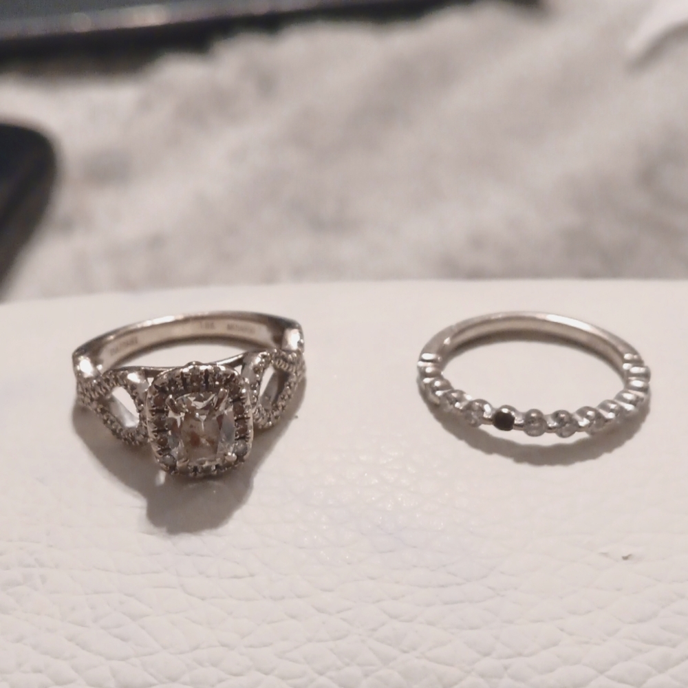 Women's Engagemnt 18k Wedding Ring